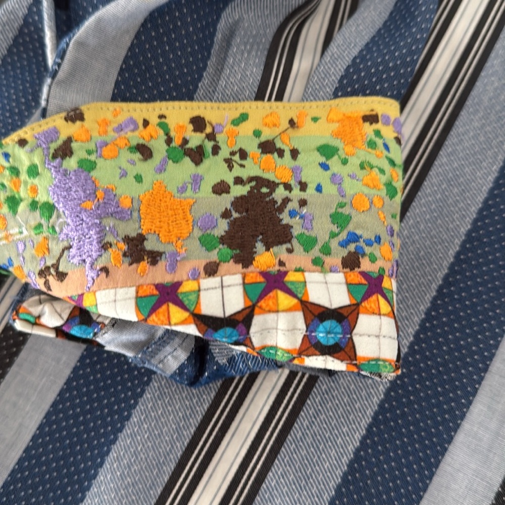 Robert Graham men’s Button Down - Picture 2 of 4